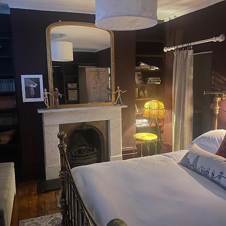 Beautiful London Victorian House, Sleeps 12 Villa ภายนอก รูปภาพ