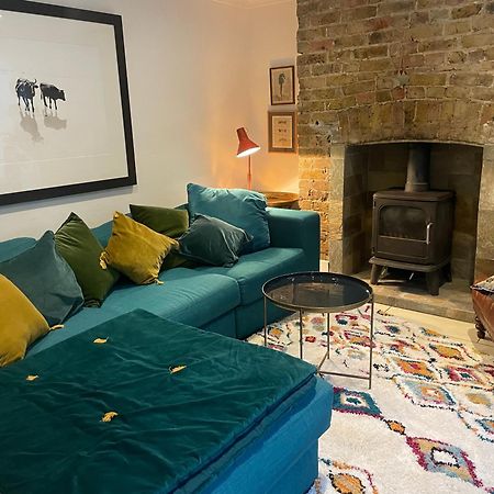Beautiful London Victorian House, Sleeps 12 Villa ภายนอก รูปภาพ