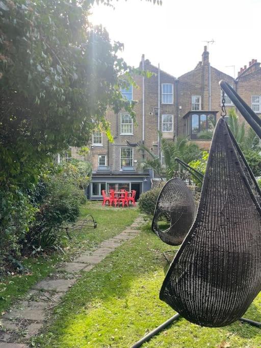 Beautiful London Victorian House, Sleeps 12 Villa ภายนอก รูปภาพ