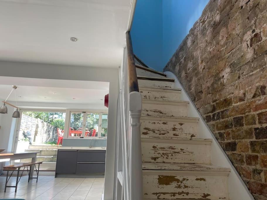 Beautiful London Victorian House, Sleeps 12 Villa ภายนอก รูปภาพ