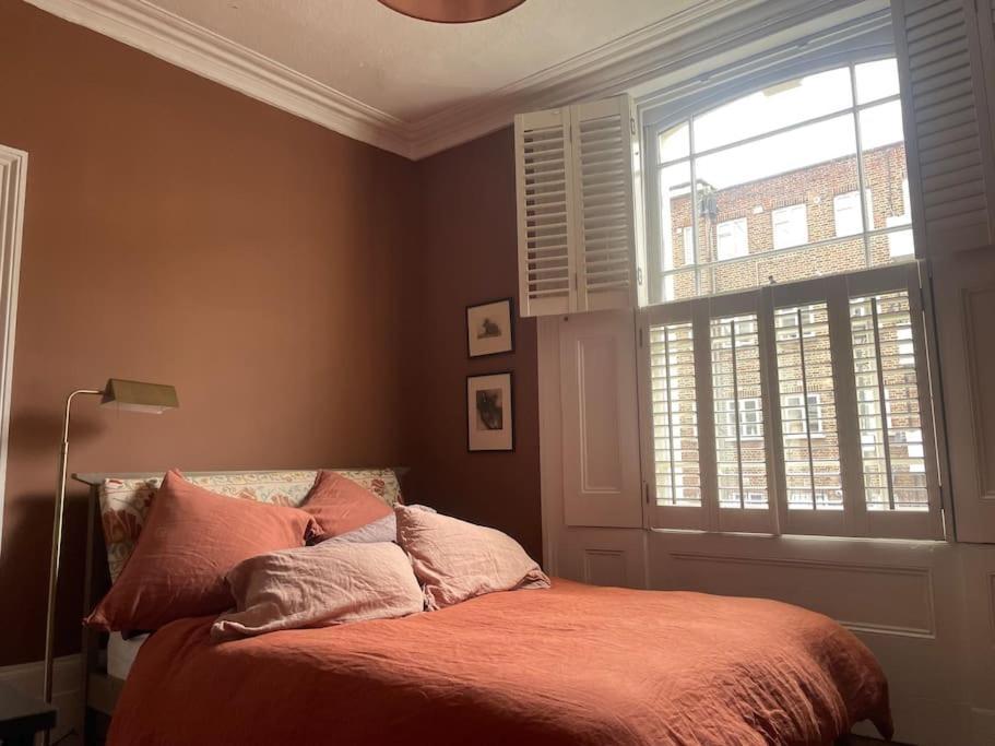 Beautiful London Victorian House, Sleeps 12 Villa ภายนอก รูปภาพ