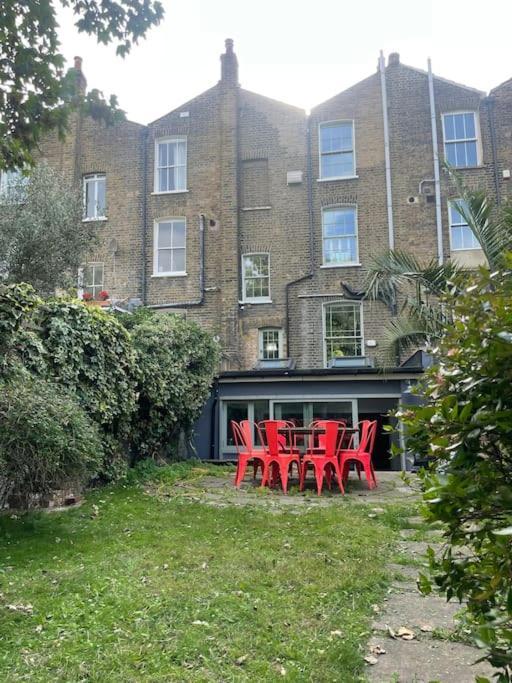 Beautiful London Victorian House, Sleeps 12 Villa ภายนอก รูปภาพ