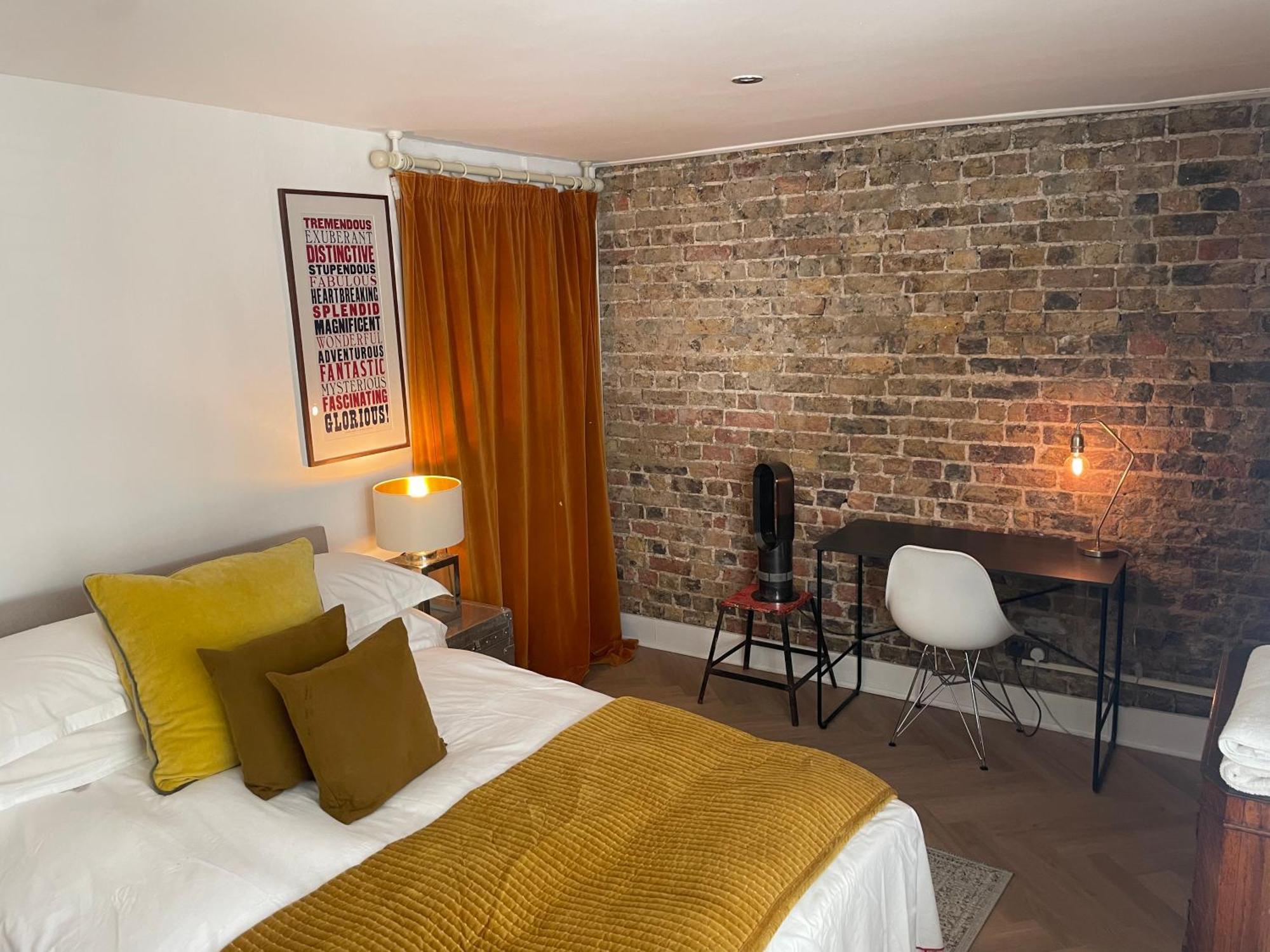 Beautiful London Victorian House, Sleeps 12 Villa ภายนอก รูปภาพ